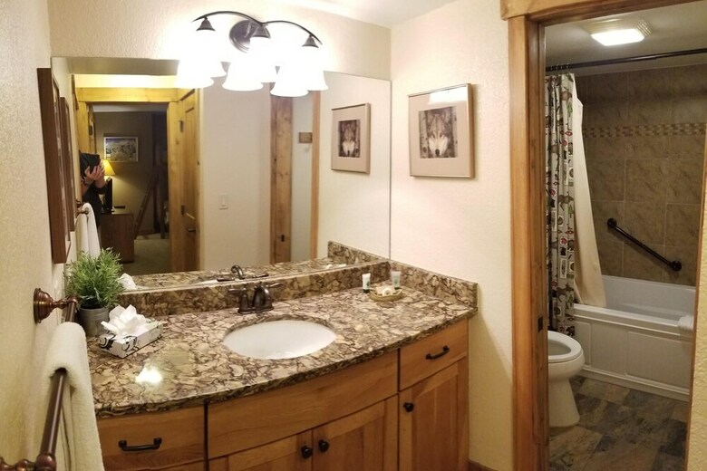 Park Place #c104 By Peak Property Management