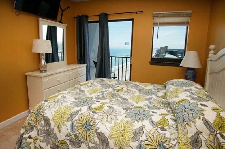 The Palace Resort By Elliott Beach Rentals