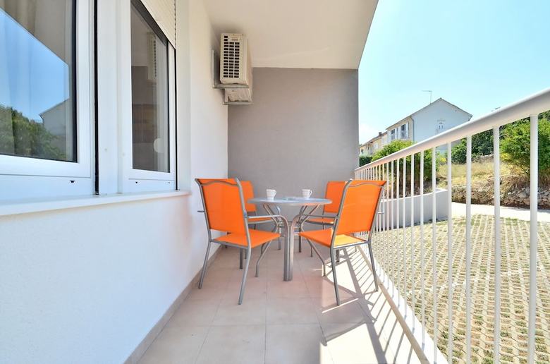 Bretia Apartments & More