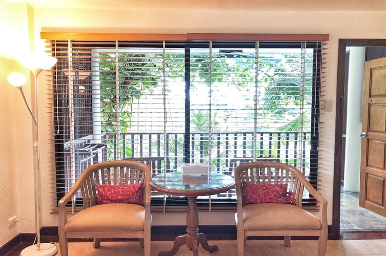 Hotel Birds And Bees Resort