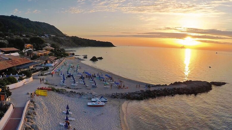 Hotel Baia Paraelios Resort