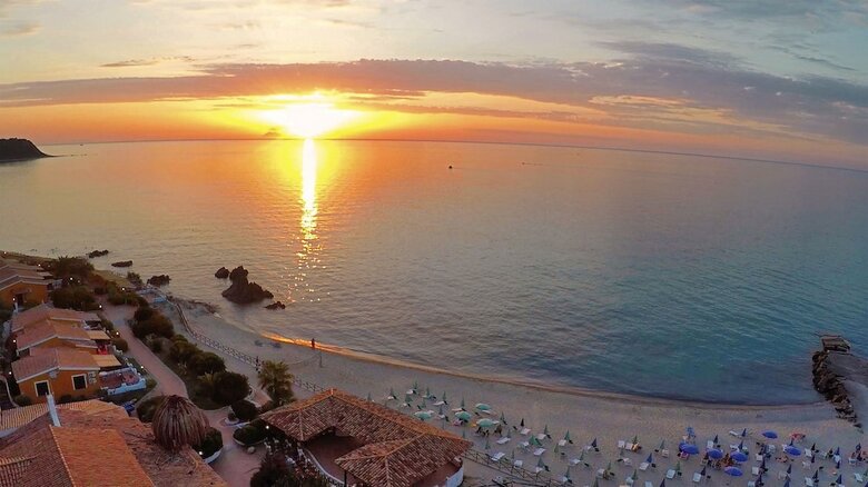 Hotel Baia Paraelios Resort