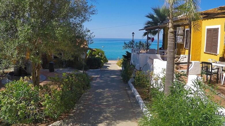 Hotel Baia Paraelios Resort