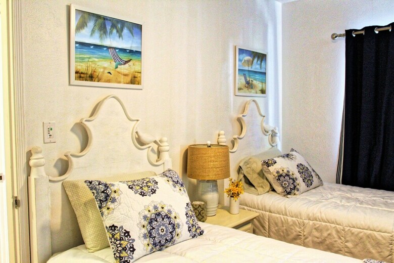 Pass A Grille St Pete Beach Home (105 -17)