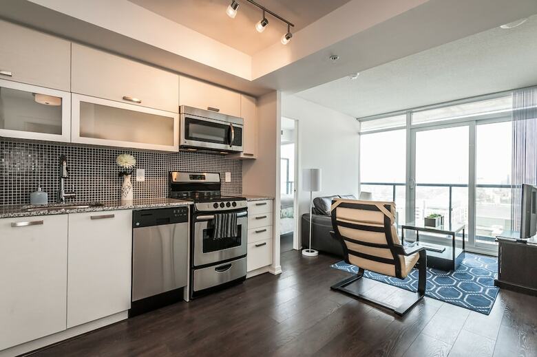 Life Suites Soho 2 Bed | 2 Bath Cn Tower View