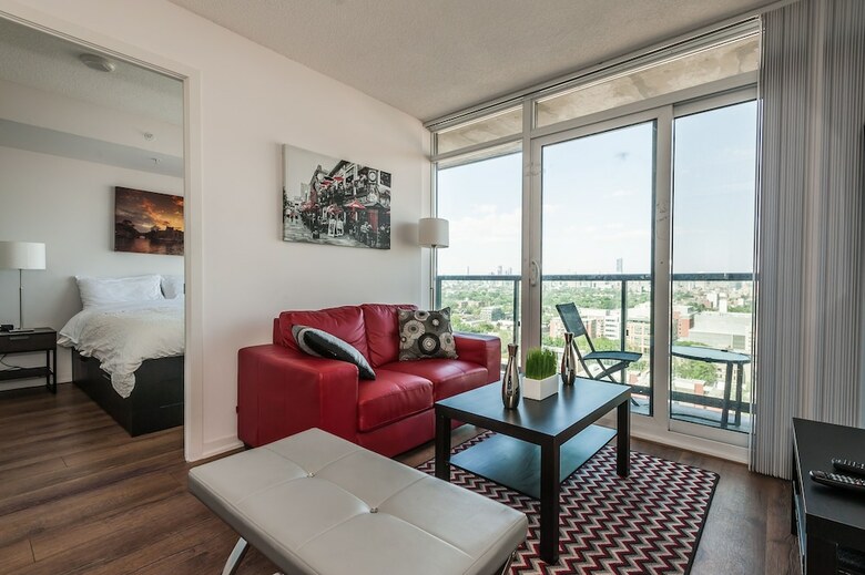 Life Suites Soho 2 Bed | 2 Bath Cn Tower View