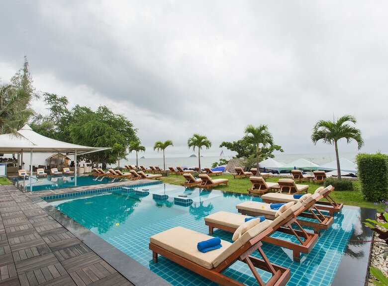 Hotel Sanae Beach Club