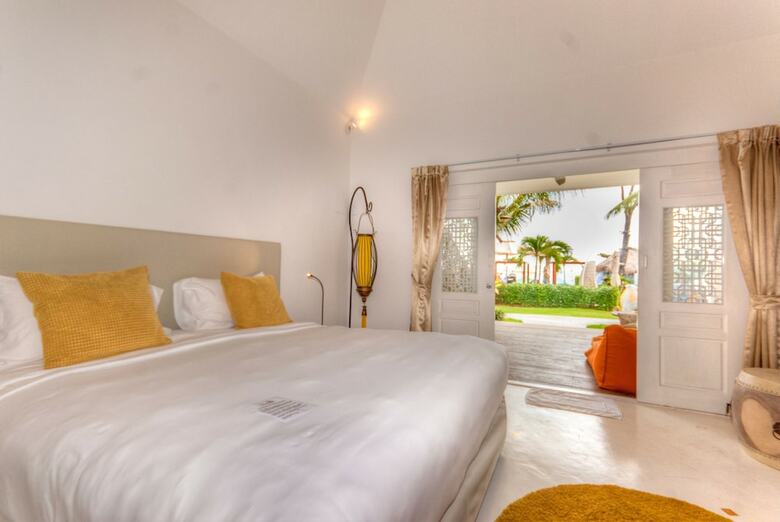 Hotel Sanae Beach Club