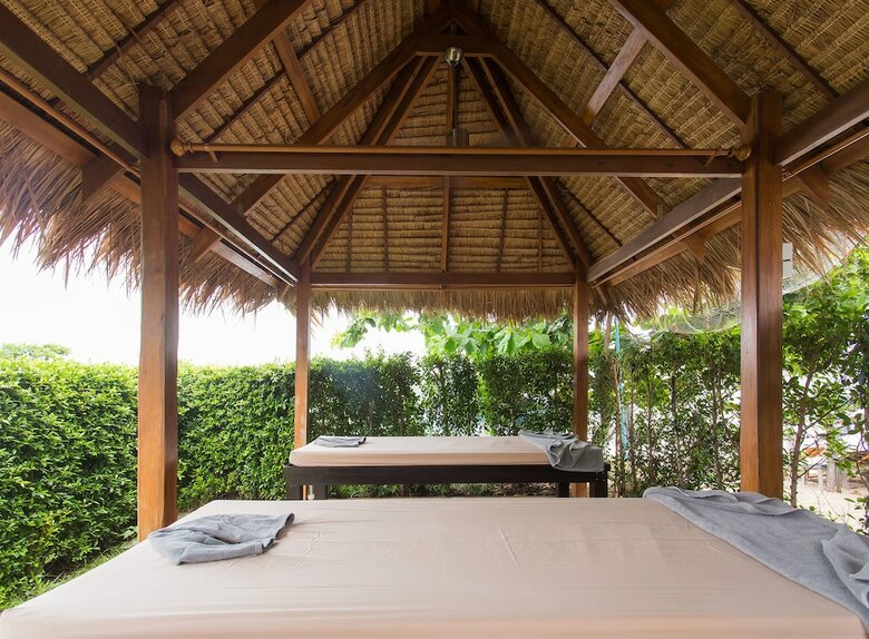 Hotel Sanae Beach Club