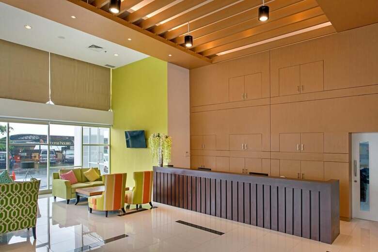 Whiz Prime Hotel Megamas Manado