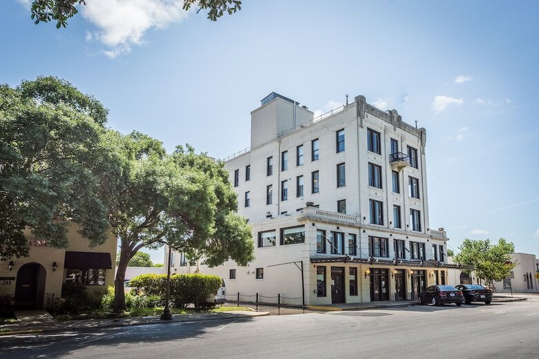 Park Plaza Hotel Seguin