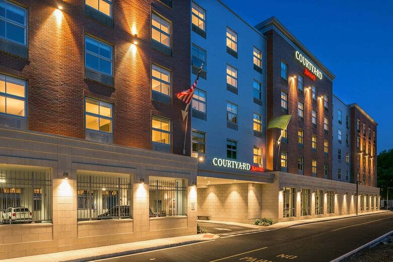Hotel Courtyard By Marriott Edgewater Nyc Area