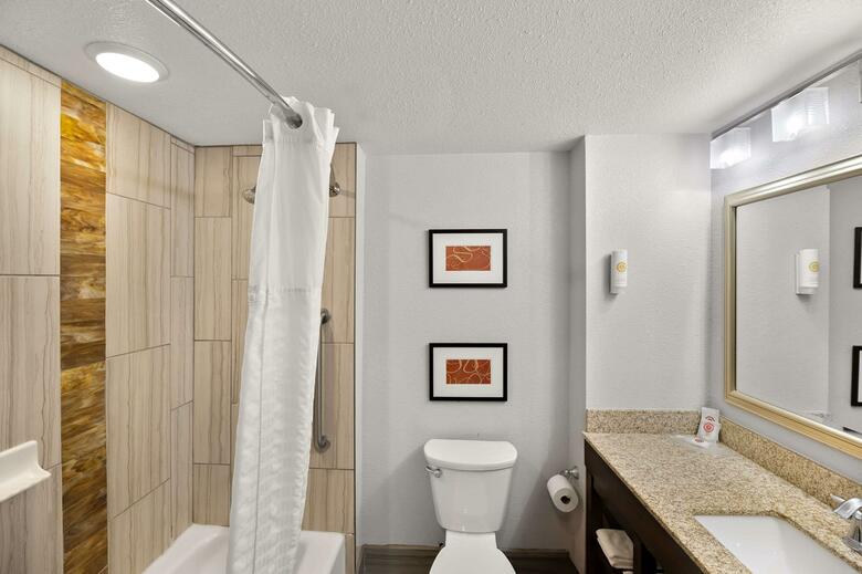 Hotel Comfort Inn & Suites