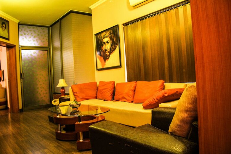 Bed & Breakfast Lahore Guest House