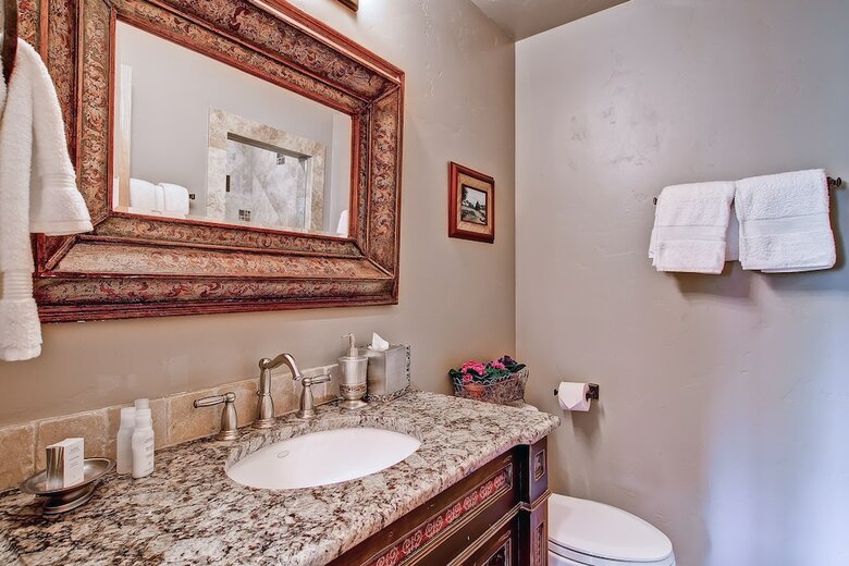 Highlands Westview By East West Hospitality