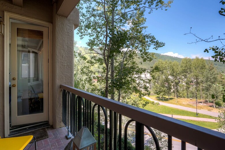 Highlands Westview By East West Hospitality