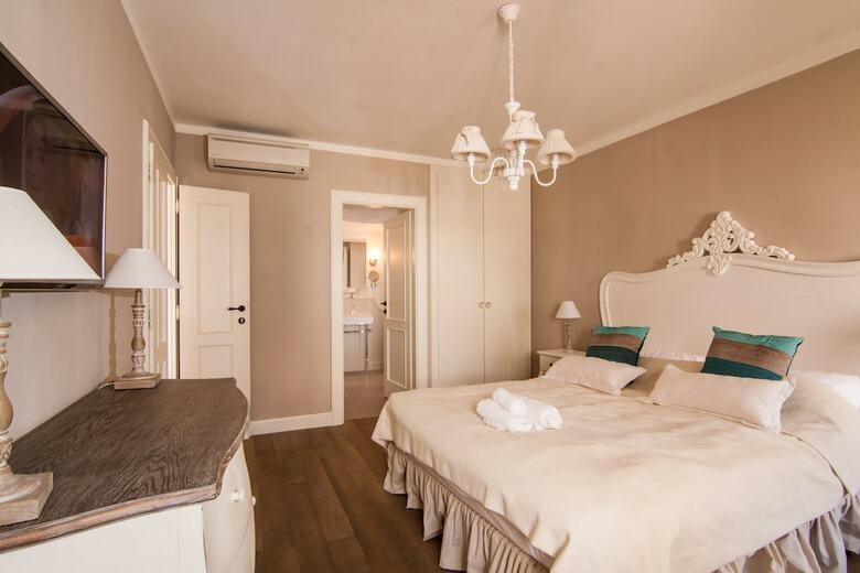 Old Town Apartments By Irundo