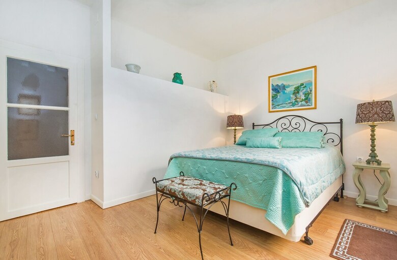 Old Town Apartments By Irundo