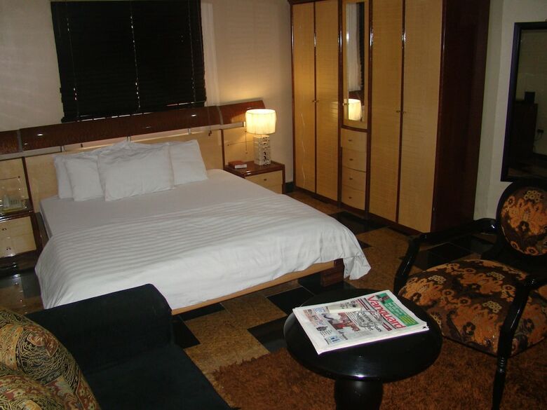 Hotel Charlies Place And Suite