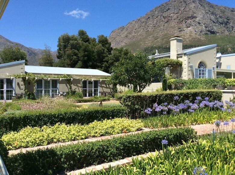 Hotel La Cabri�re Country House