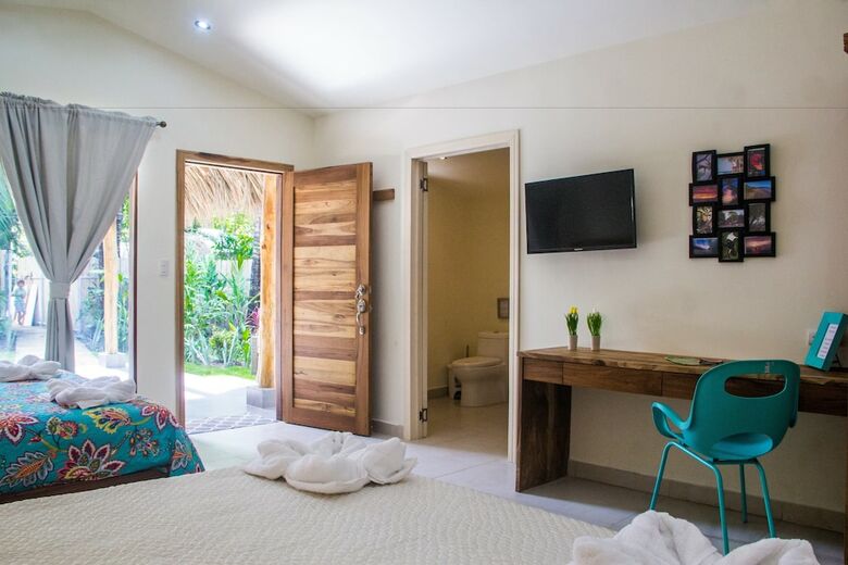 Hotel Banana Beach Bungalows