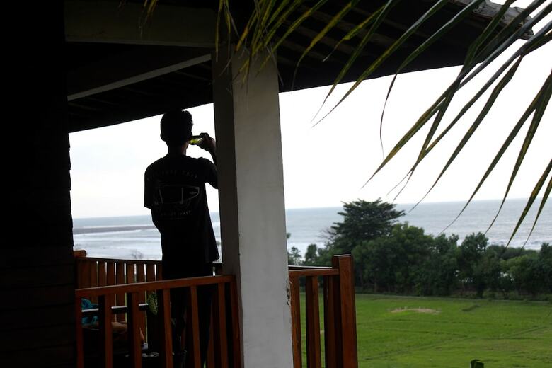 Hotel Dikaloha Medewi Surfcamp