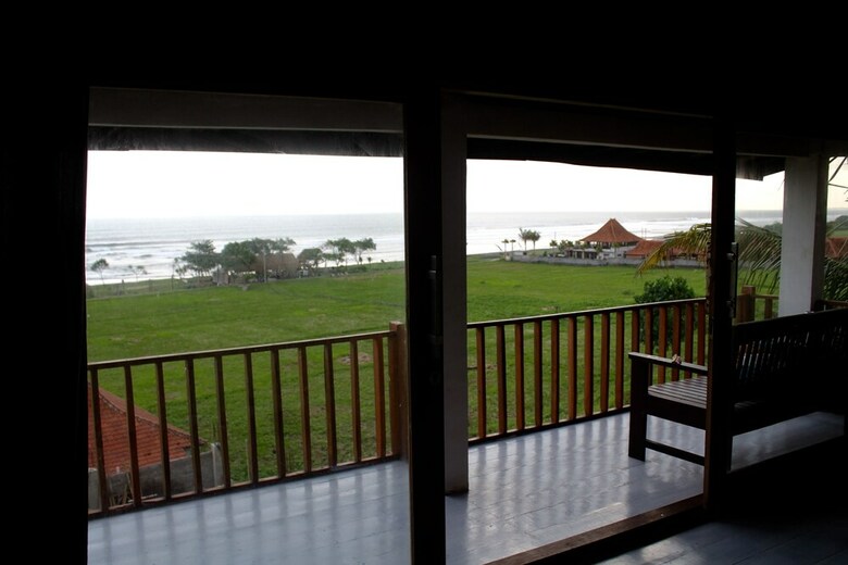 Hotel Dikaloha Medewi Surfcamp