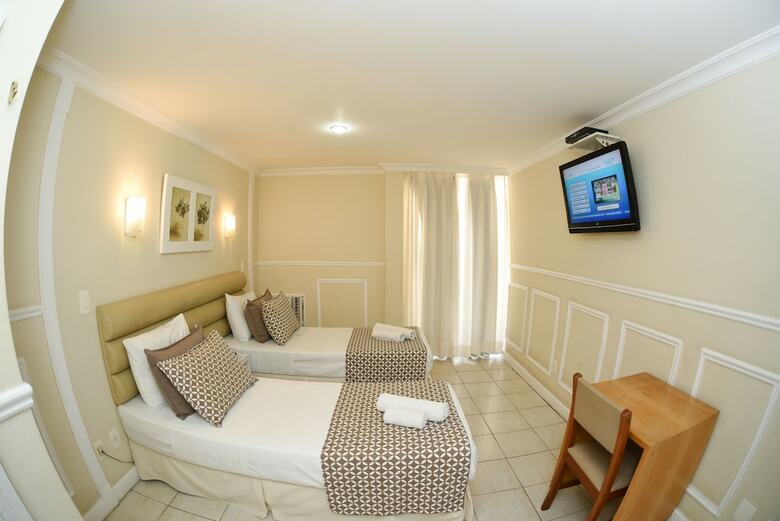 Hotel Village Icara�