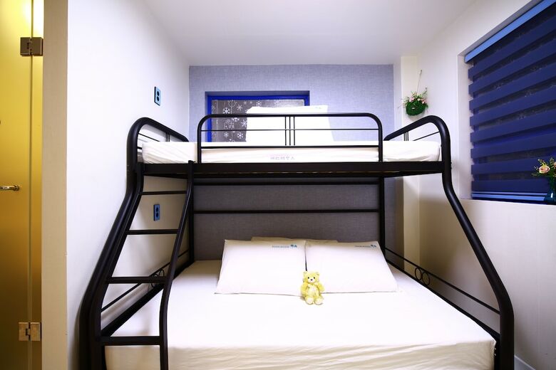 Hotel Road House Myeongdong