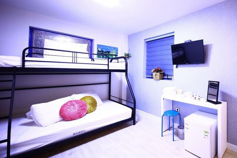 Hotel Road House Myeongdong