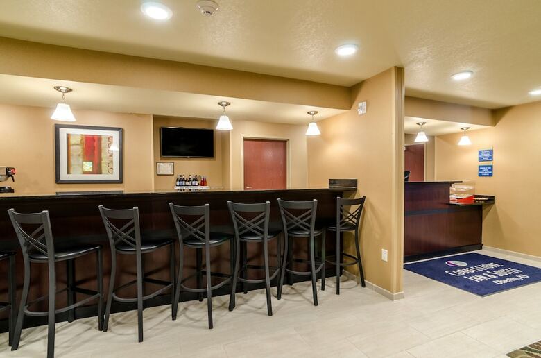Hotel Cobblestone Inn & Suites - Oberlin