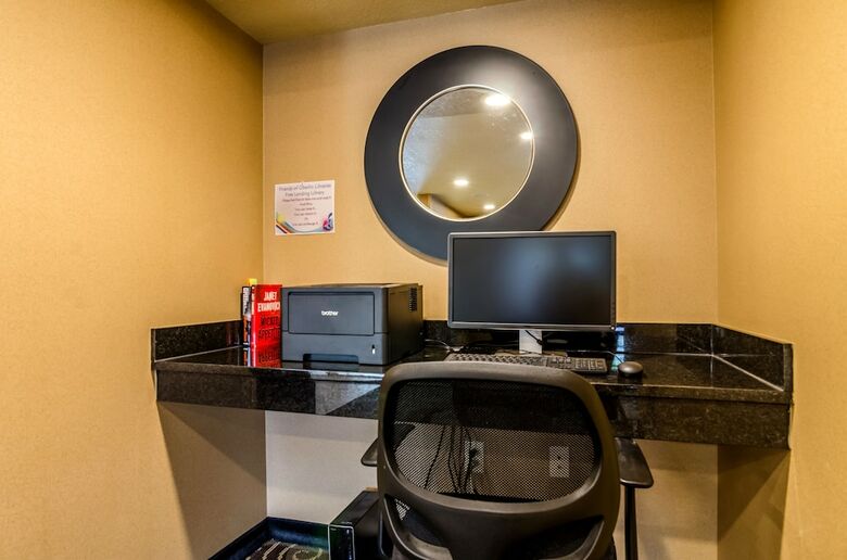 Hotel Cobblestone Inn & Suites - Oberlin