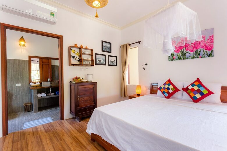 Bed & Breakfast Red Flower Cottages Homestay