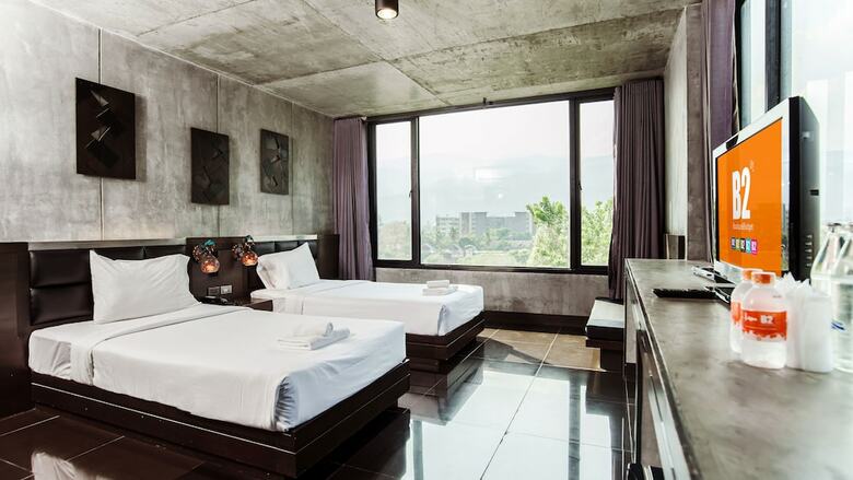 B2 Black Business & Budget Hotel