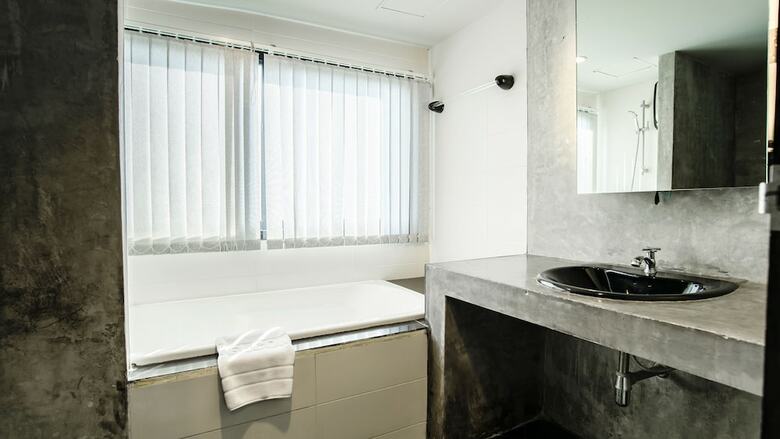 B2 Black Business & Budget Hotel