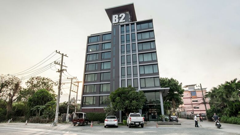 B2 Black Business & Budget Hotel