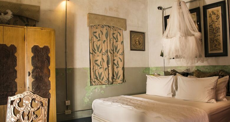 Hotel Bric-�-brac