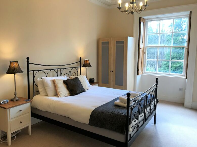 Crown Circus Apartment