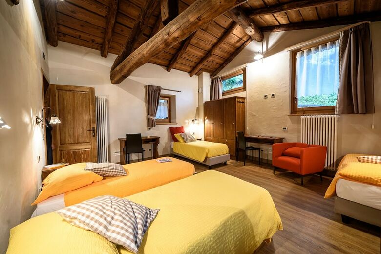 Hostal Ostello Del Castello Tirano
