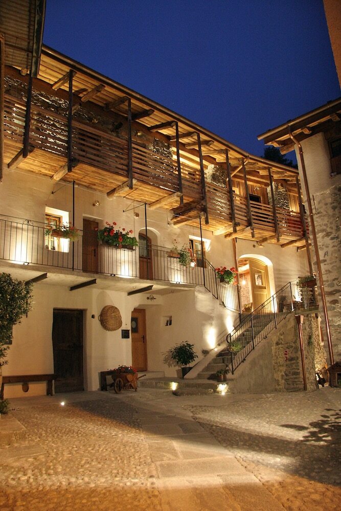 Hostal Ostello Del Castello Tirano