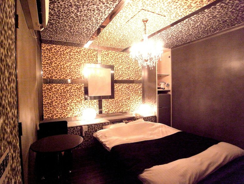 Hotel Abaredanuki No Onibukuro ? Adults Only