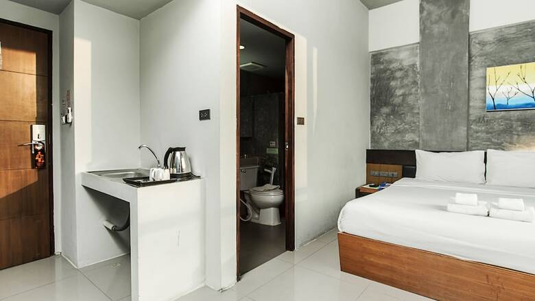 B2 Green Boutique & Budget Hotel