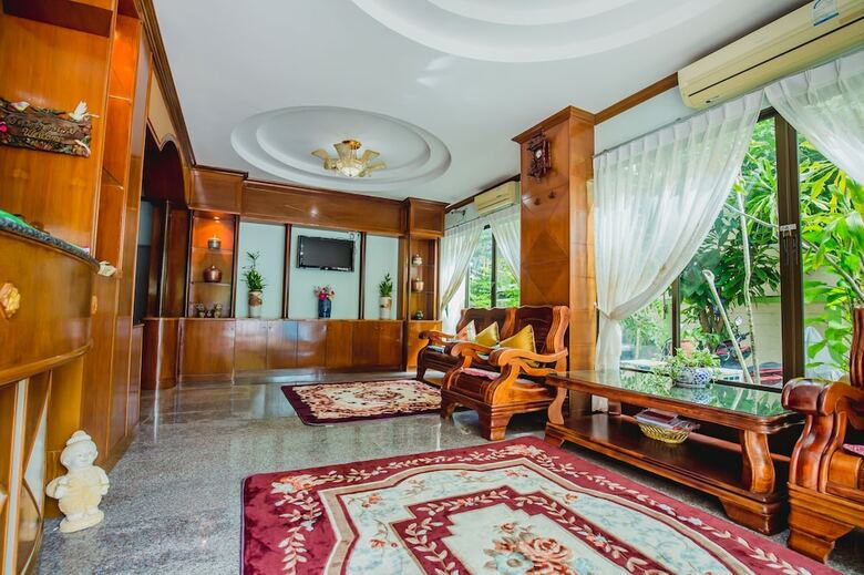 Hotel R.k. Guesthouse