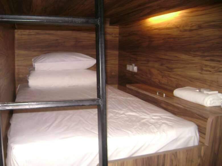 Hostal Rezt Bangkok - Hostel