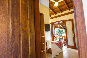 Hostal Hotel Pousada Praia Do Portinho