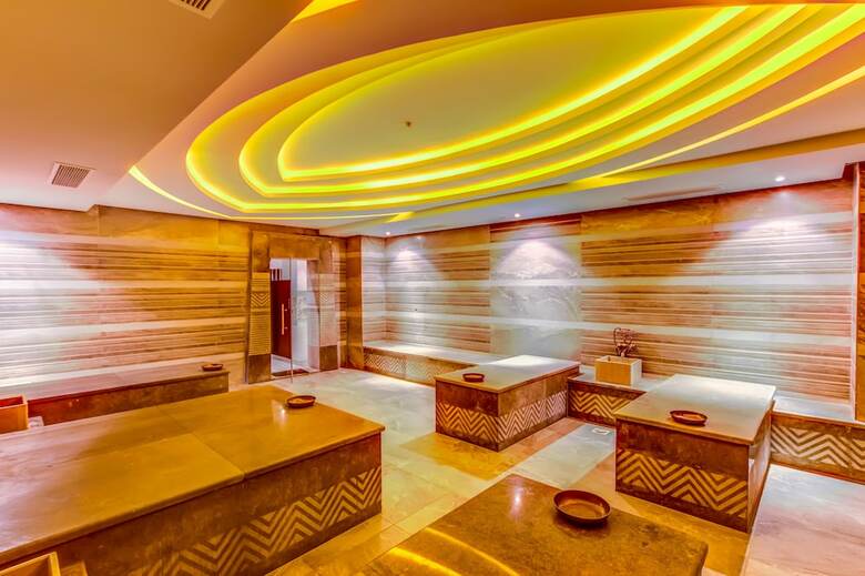 Amc Royal Hotel & Spa
