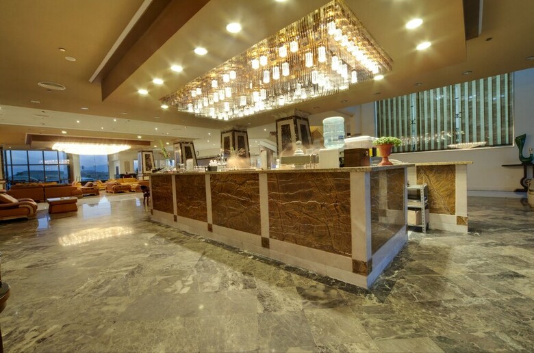 Amc Royal Hotel & Spa