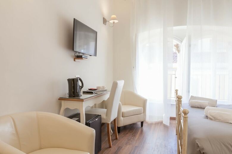 Hotel Donna Margherita Rome Suite & Rooms
