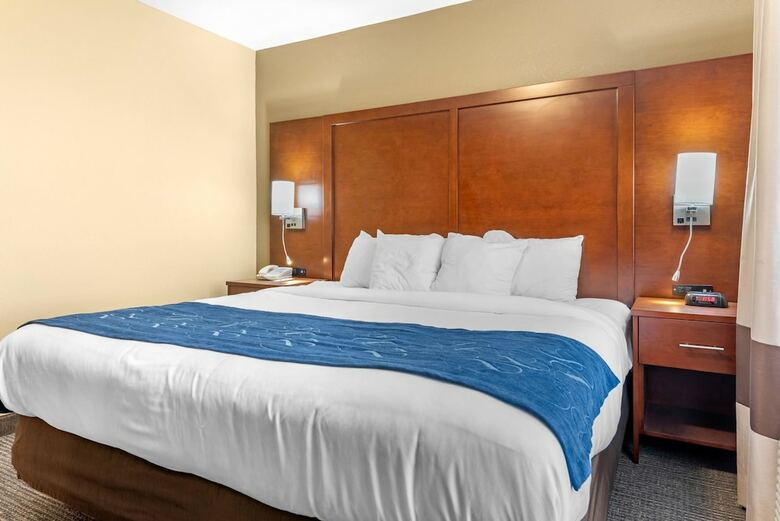 Hotel Comfort Suites Findlay I-75