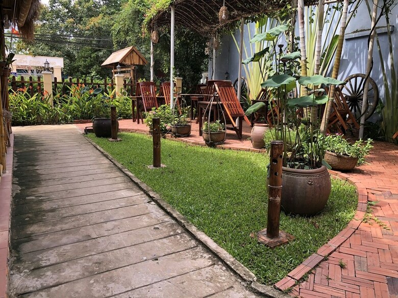 Bed & Breakfast Tropical Garden Homestay